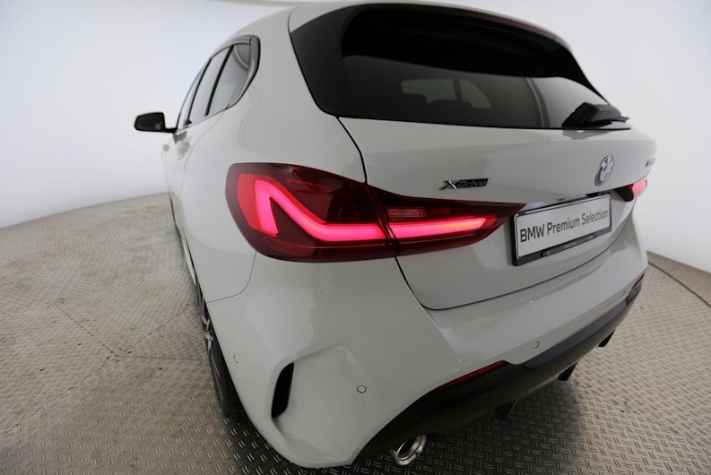 Vehicle image BMW 1 SERIES