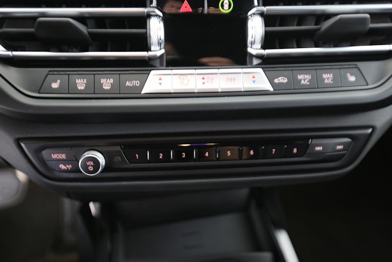 Vehicle image BMW 1 SERIES