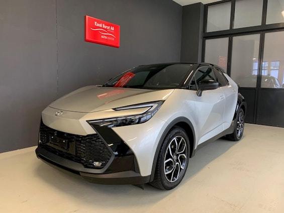 First vehicle image
