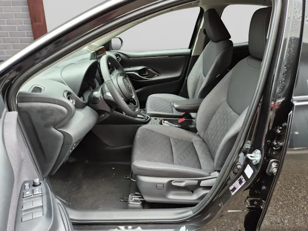 Toyota Yaris 1.5 VVT-i HSD Trend