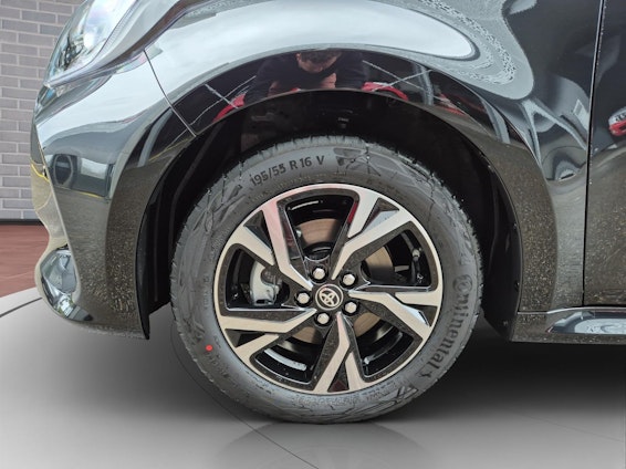 Vehicle image 6 Vehicle image 6