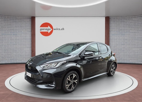 First vehicle image First vehicle image