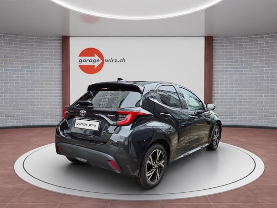 Vehicle image 4 Vehicle image 4