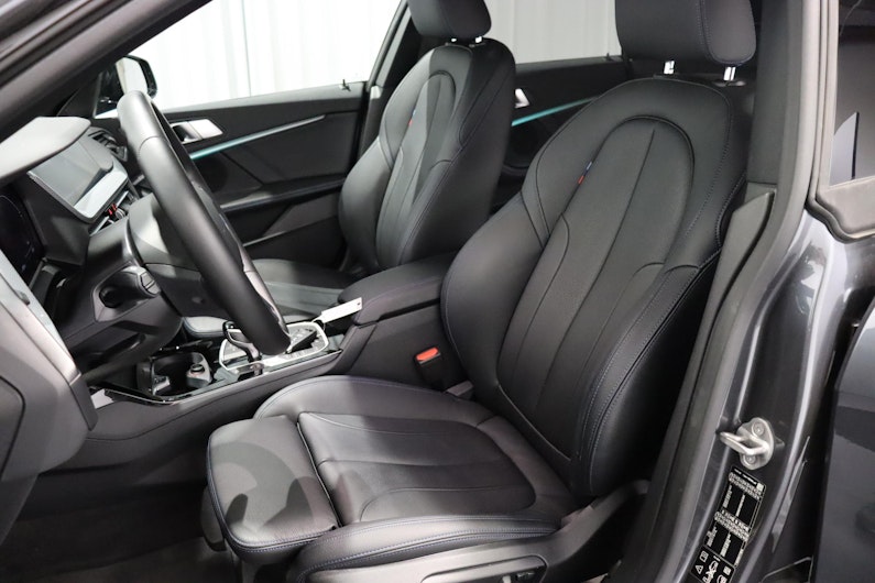 Vehicle image BMW 2 SERIES