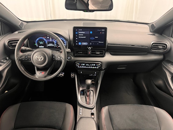 Vehicle image 6