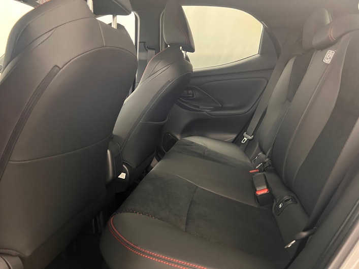 Vehicle image TOYOTA YARIS