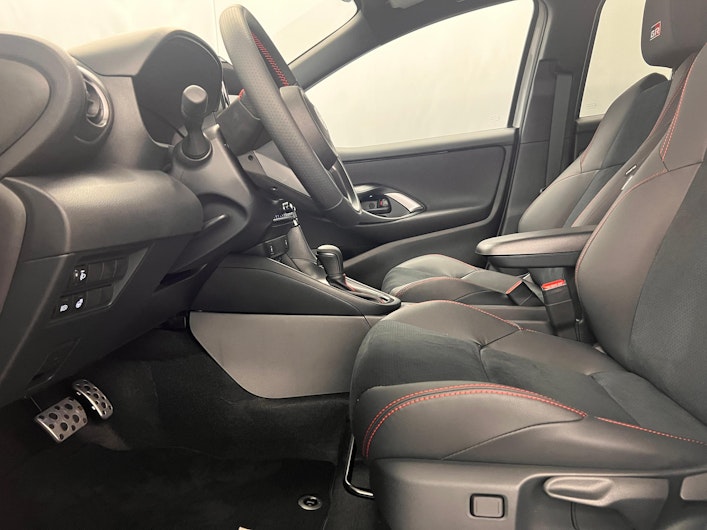 Vehicle image TOYOTA YARIS