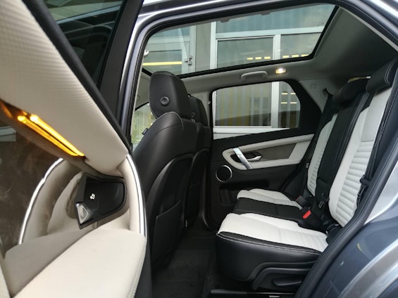 Vehicle image 14