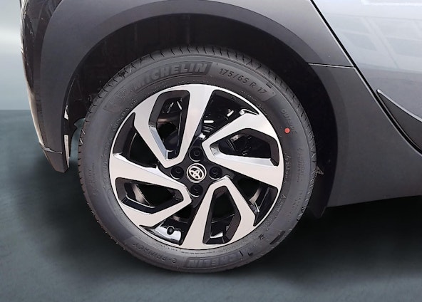 Vehicle image 10 Vehicle image 10