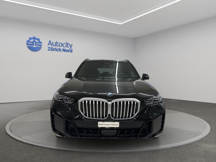 Vehicle image BMW X5