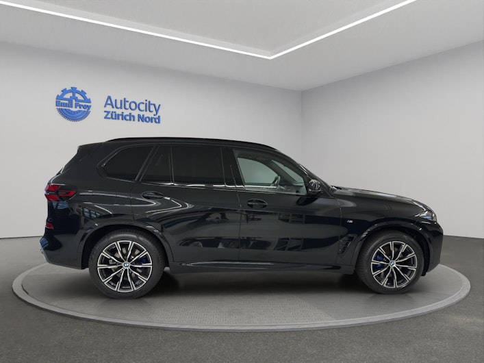 Vehicle image BMW X5