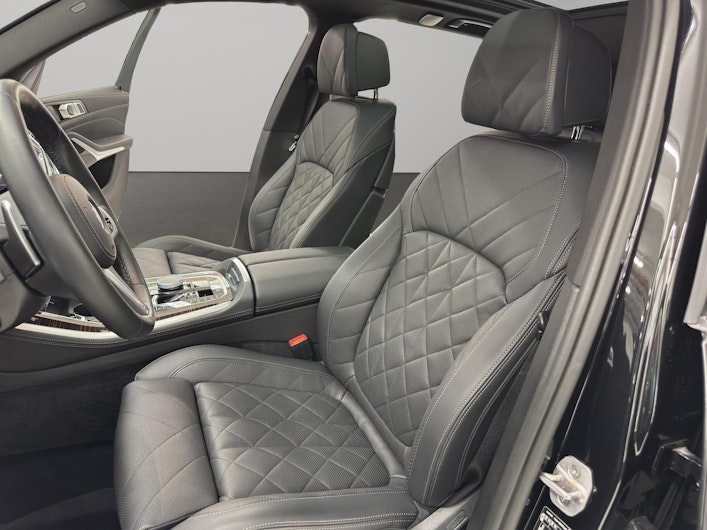 Vehicle image BMW X5