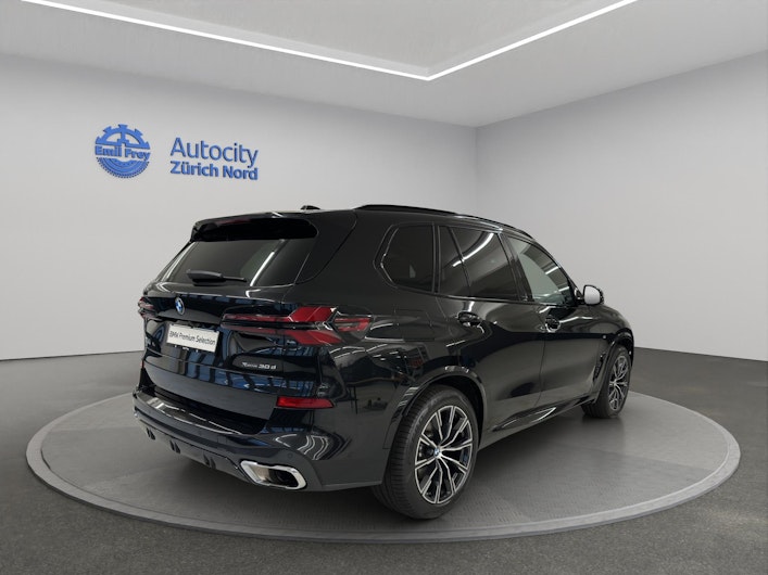 Vehicle image BMW X5