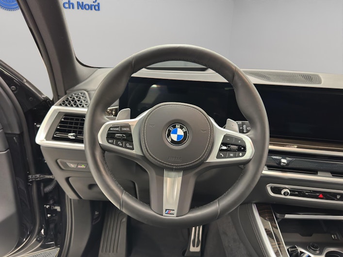 Vehicle image BMW X5