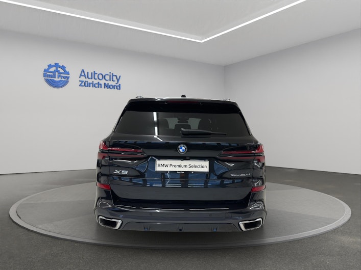 Vehicle image BMW X5