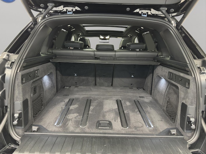 Vehicle image BMW X5