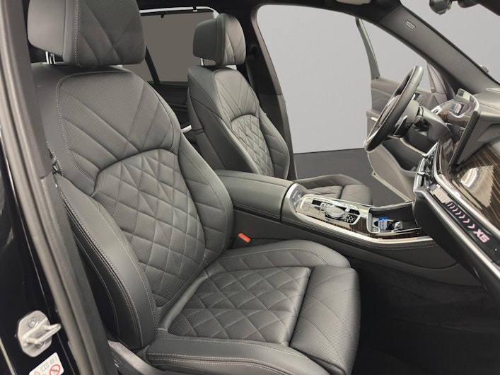 Vehicle image BMW X5