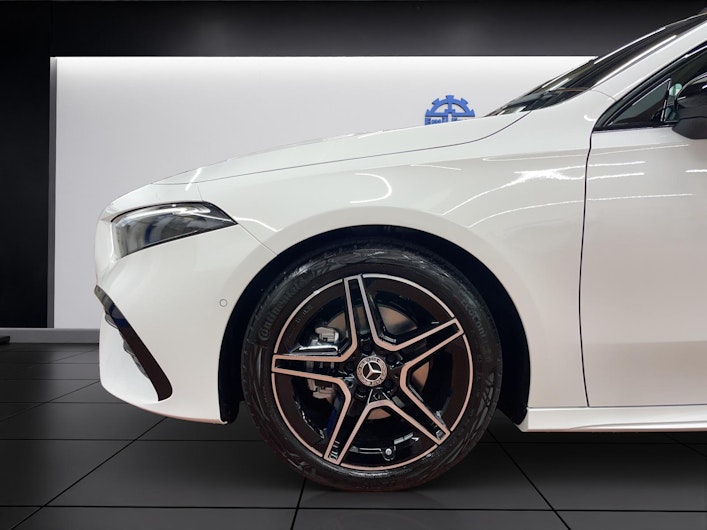 Vehicle image MERCEDES-BENZ A 180