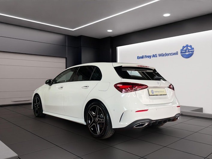 Vehicle image MERCEDES-BENZ A 180