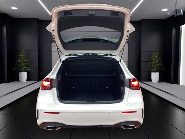 Vehicle image MERCEDES-BENZ A 180