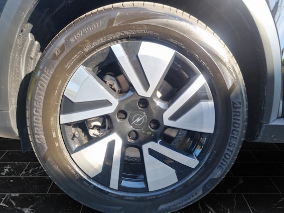 Vehicle image 10 Vehicle image 10