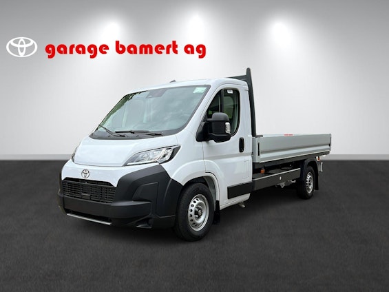 First vehicle image