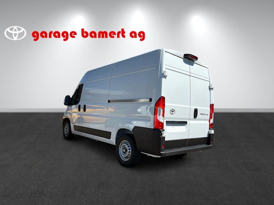 Vehicle image 3 Vehicle image 3