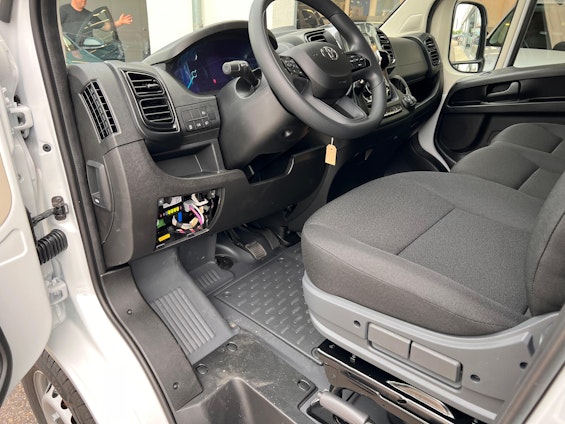 Vehicle image 7 Vehicle image 7