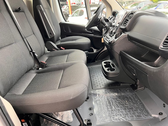 Vehicle image 8 Vehicle image 8