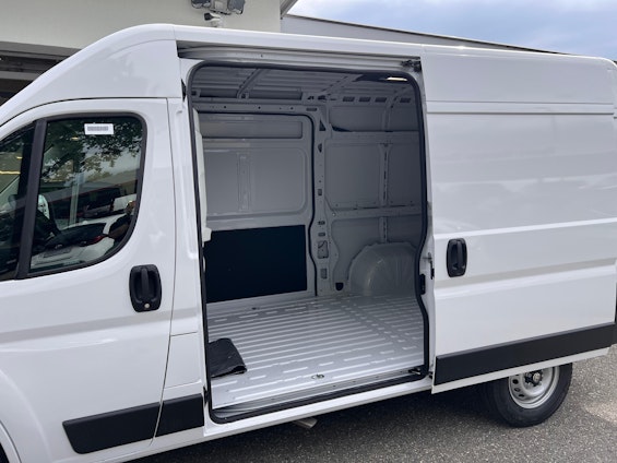 Vehicle image 10 Vehicle image 10