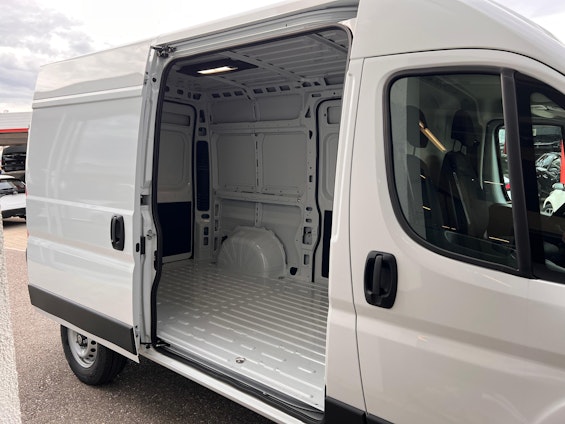 Vehicle image 12 Vehicle image 12