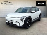 First vehicle image