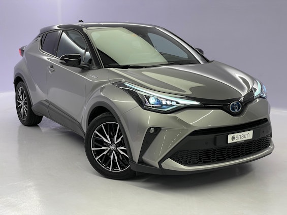 First vehicle image