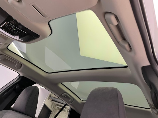 Vehicle image 17 Vehicle image 17