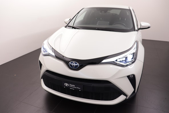 First vehicle image