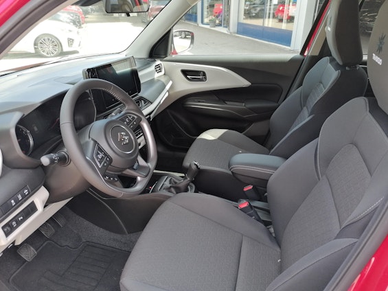 Vehicle image 7