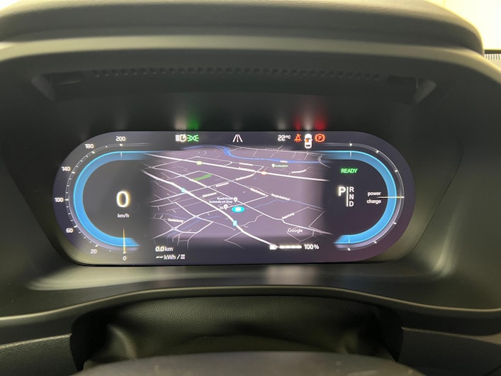 Vehicle image VOLVO C40