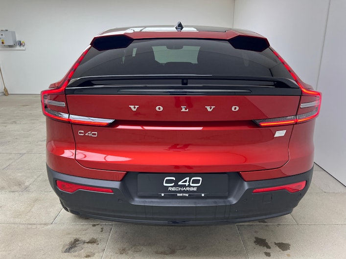 Vehicle image VOLVO C40