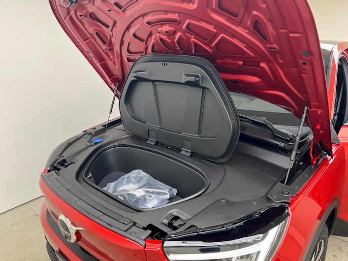 Vehicle image VOLVO C40