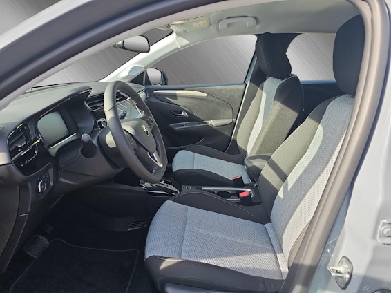 Vehicle image 8 Vehicle image 8