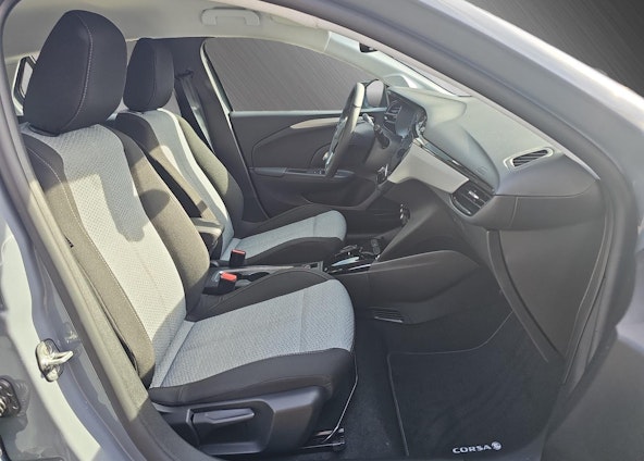 Vehicle image 14 Vehicle image 14