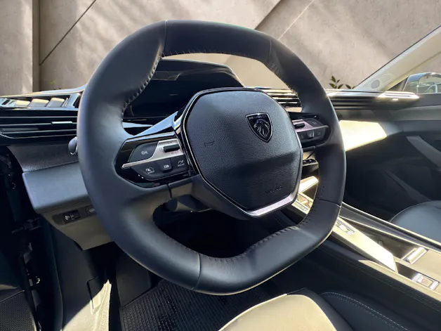 PEUGEOT 308 1.2 Hybrid Allure