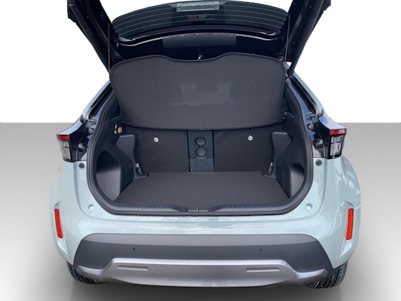 Vehicle image 10