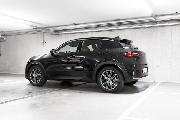 Vehicle image 6