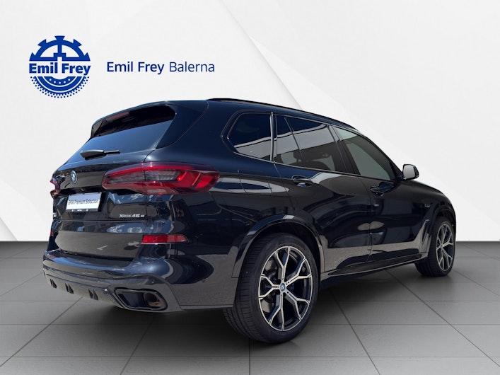 Vehicle image BMW X5