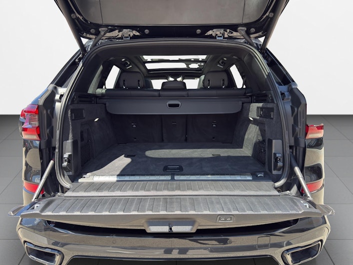 Vehicle image BMW X5