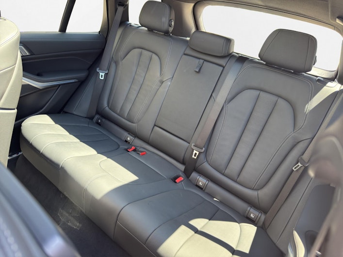 Vehicle image BMW X5