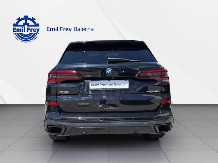 Vehicle image BMW X5