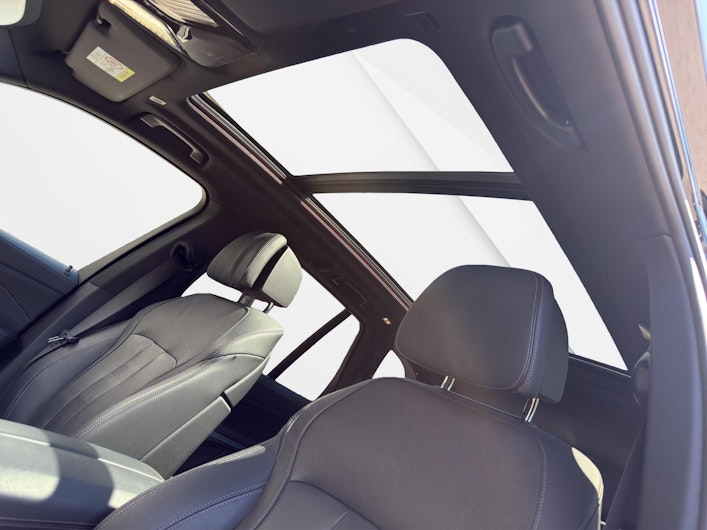 Vehicle image BMW X5