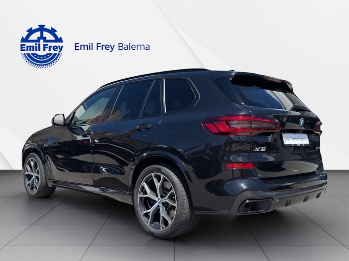 Vehicle image BMW X5